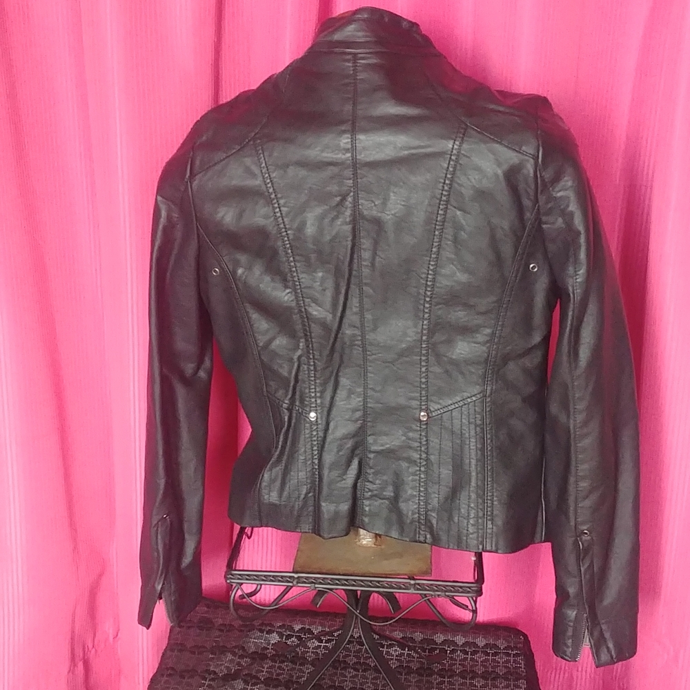 Spring Jacket - Picture 2 of 5